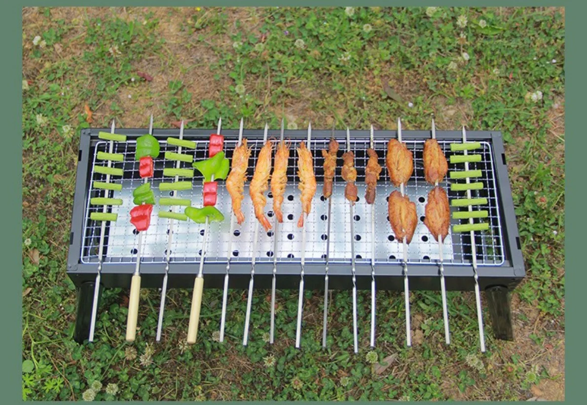 detail portable folding charcoal grill 10