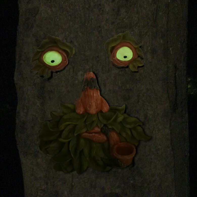 unique resin tree face garden decor with luminous pipe eyes