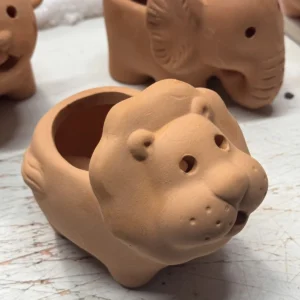 main terracotta animal planter 01